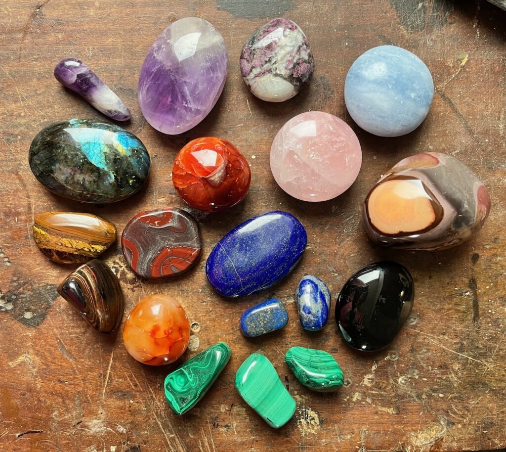 Galets et pierres polies ensemble Minéraux naturels, Galets et pierres roulées.