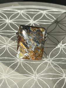 Bague Piétersite extra, Jaipur, Inde.