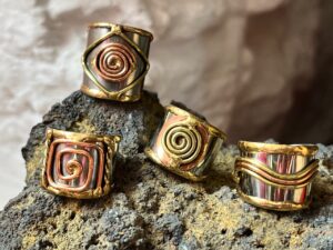 Bagues Acier Laiton Cuivre 4 Bagues ajustables en acier inoxydable, laiton, cuivre fabriquées par des artisans de Jaïpur en Inde