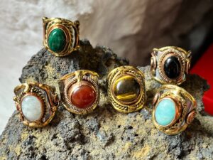Bagues Acier Laiton Cuivre Pierres Jaïpur 6 Bagues en Malachite, Pierre de Lune, Onyx rouge, Onyx noir, Oeil de tigre, Amazonite