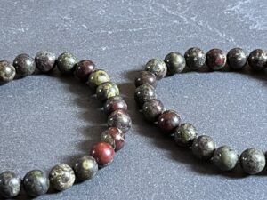 Bracelets Sang de Dragon. Bracelets Sang de Dragon.