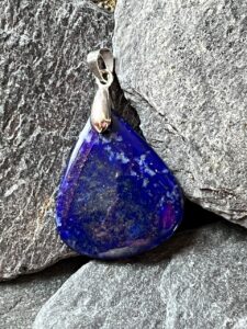 Pendentif en Lapis-lazuli d'Afghanistan. Pendentif en Lapis-lazuli d'Afghanistan.
